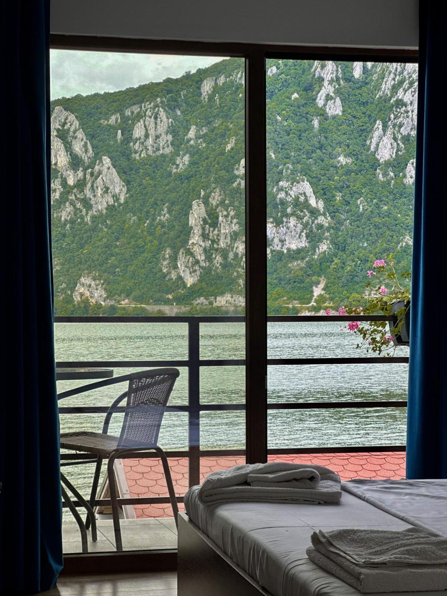 Hotel Escape Dubova Exterior foto